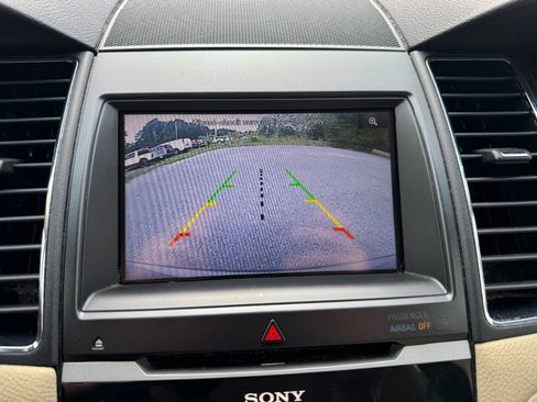 Used 2013 Ford Taurus Limited FWD image 23