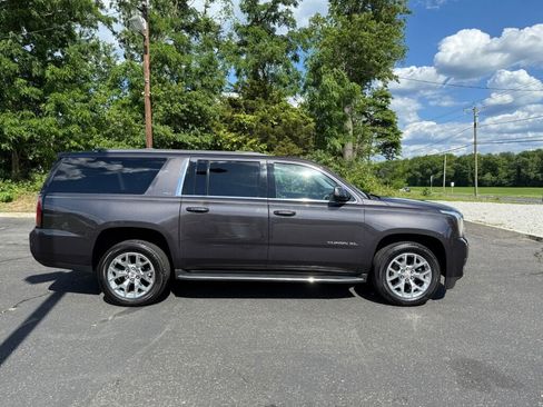 Used 2016 GMC Yukon XL SLT w/ Open Road Package AWD/4WD image 6