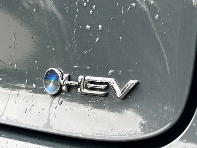 Used 2024 Toyota Prius LE AWD/4WD image 13