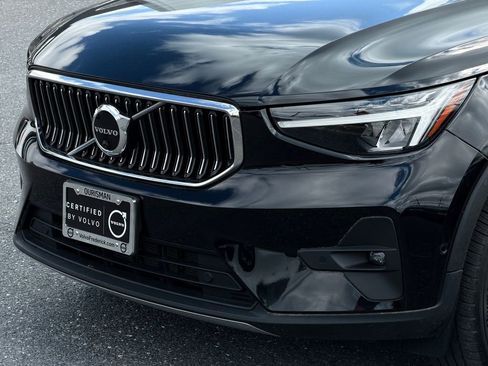 Certified 2023 Volvo XC40 B5 Plus w/ Driver Assist Package AWD/4WD image 6