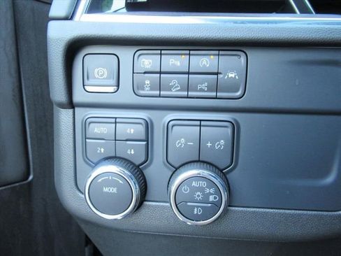 Used 2025 Chevrolet Tahoe Z71 AWD/4WD image 20