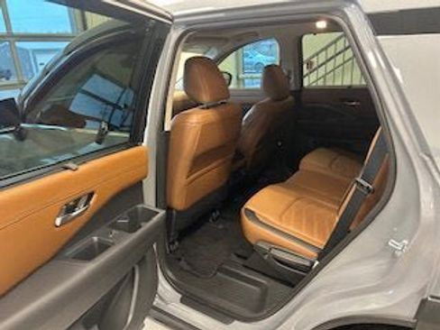 Used 2025 Nissan Pathfinder Platinum w/ Black Appearance Package image 6