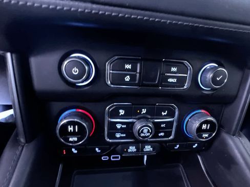 Used 2022 Chevrolet Tahoe LT w/ LT Signature Plus Package image 28