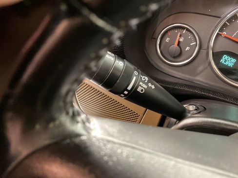 Used 2015 Jeep Wrangler Unlimited Sahara w/ Connectivity Group image 14