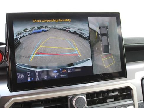 Used 2024 Toyota Tacoma TRD Sport w/ TRD Sport Premium Package image 31