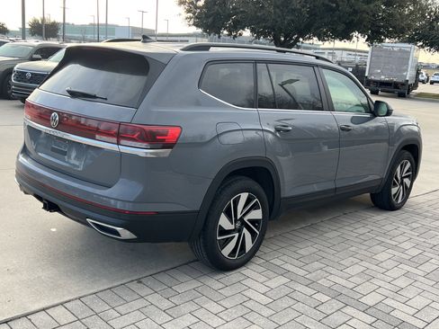 Certified 2025 Volkswagen Atlas SE w/ Panoramic Sunroof Package image 10