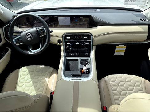 New 2026 Nissan Armada Platinum w/ Accent Package image 4