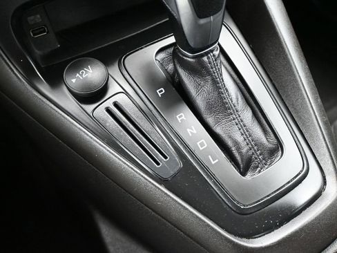 Used 2018 Ford Focus SE image 19