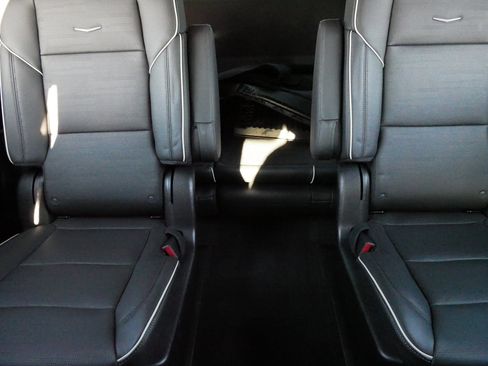 Certified 2023 Cadillac Escalade Premium Luxury image 13