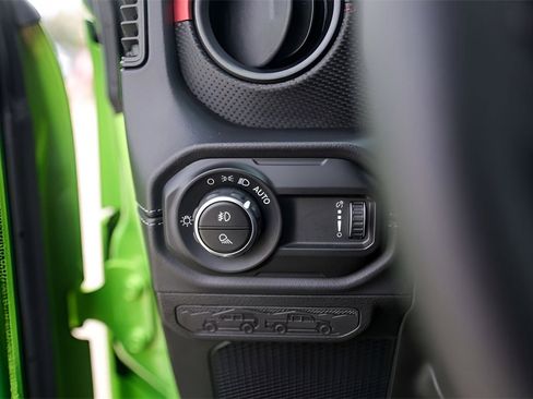 Used 2025 Jeep Gladiator Rubicon image 15