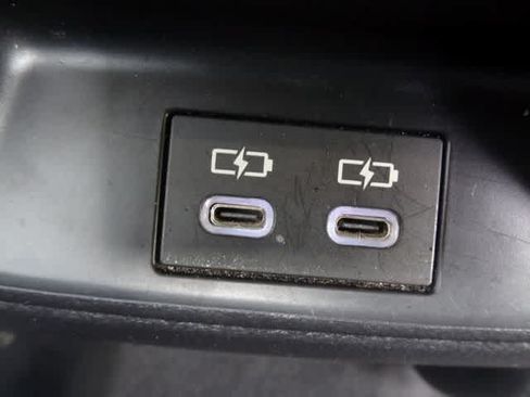 Used 2025 Toyota Corolla LE FWD image 10