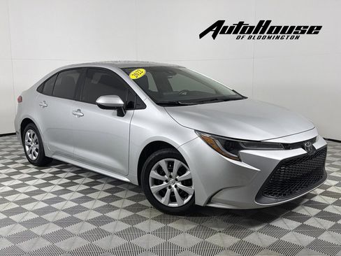 Used 2022 Toyota Corolla LE image 1