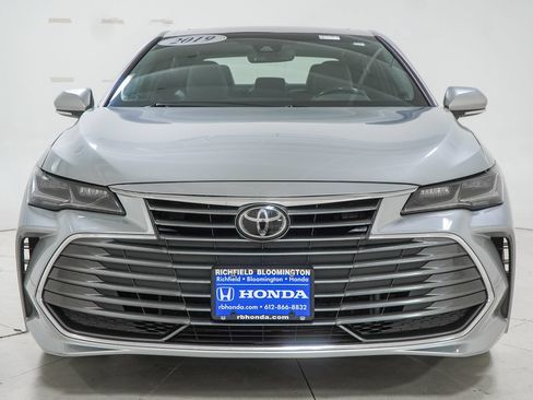 Used 2019 Toyota Avalon Limited w/ Protection Package FWD image 3