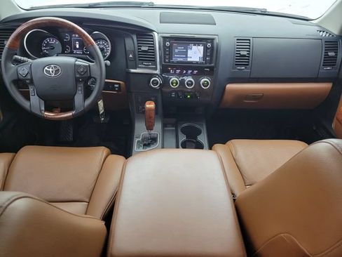 Used 2018 Toyota Sequoia Platinum RWD image 14