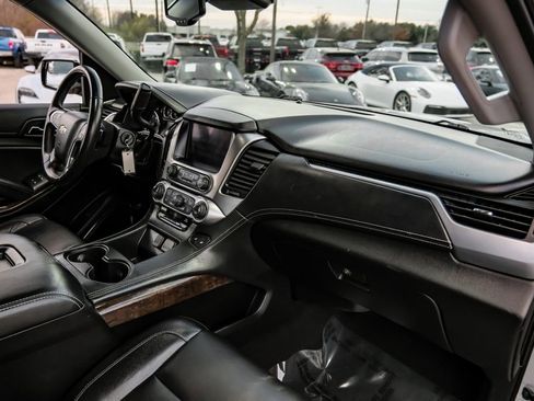 Used 2018 Chevrolet Suburban LT image 10