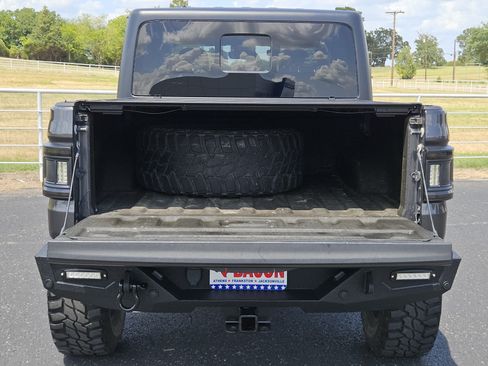 Used 2020 Jeep Gladiator Overland AWD/4WD image 9