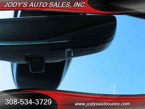 Used 2022 Chevrolet Silverado 2500 LTZ w/ LTZ Premium Package AWD/4WD image 33