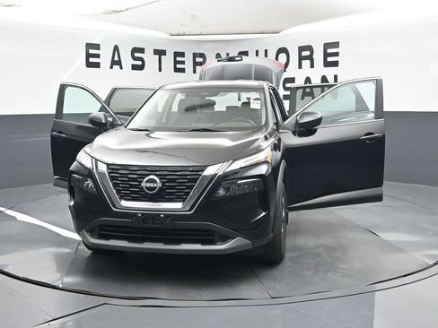 Used 2023 Nissan Rogue S image 47