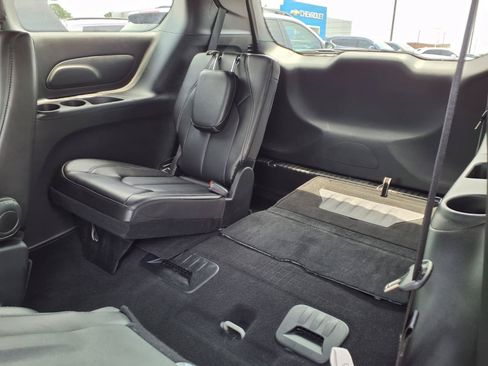 Used 2026 Chrysler Pacifica Select FWD image 18