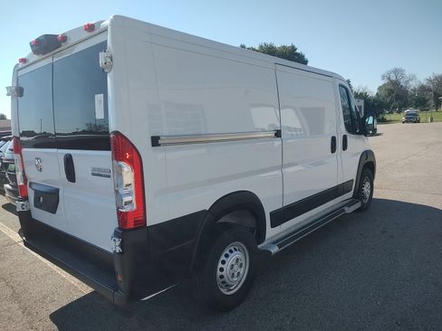 Used 2025 RAM ProMaster 2500 w/ U-Haul Equipment Group FWD image 7