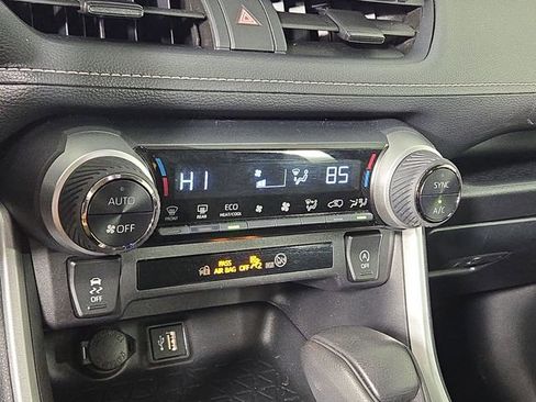 Used 2025 Toyota RAV4 XLE image 19