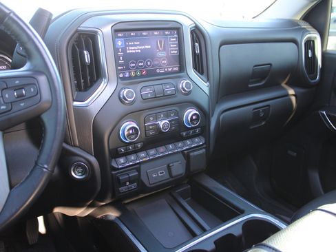 Used 2023 GMC Sierra 2500 Denali w/ Denali Black Diamond Edition image 25