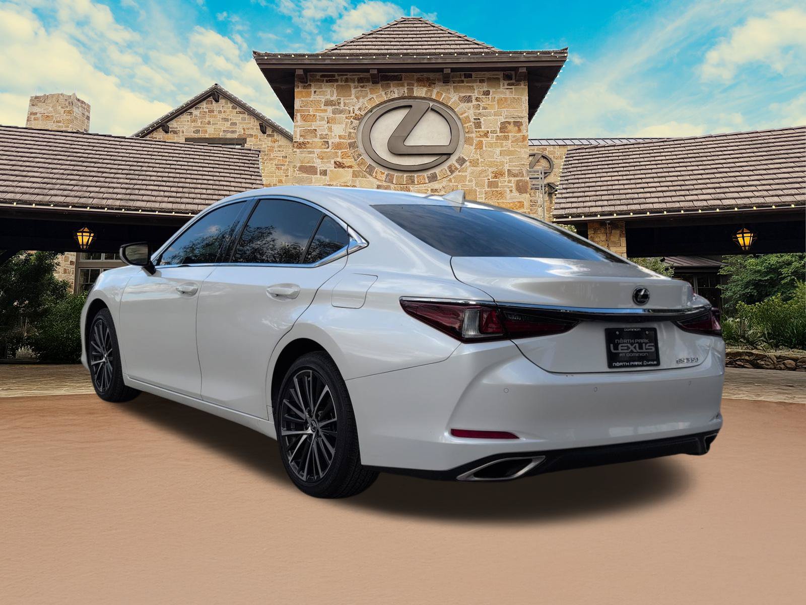 Certified 2024 Lexus ES 350 w/ Premium Package FWD image 3