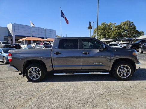 Used 2018 Toyota Tundra SR5 image 2