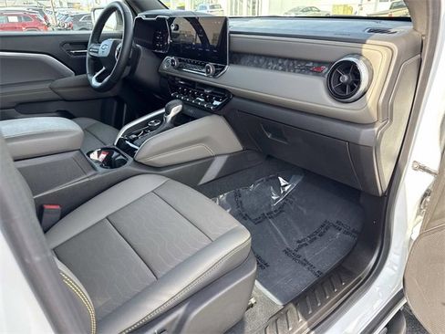 Used 2024 Chevrolet Colorado ZR2 w/ ZR2 Convenience Package III image 14