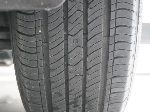 Used 2013 Toyota RAV4 XLE FWD image 26