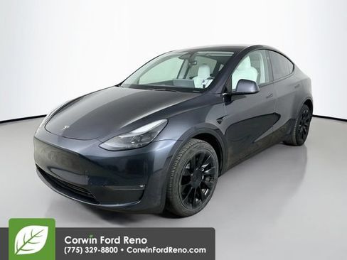 Used 2024 Tesla Model Y Long Range AWD/4WD image 3