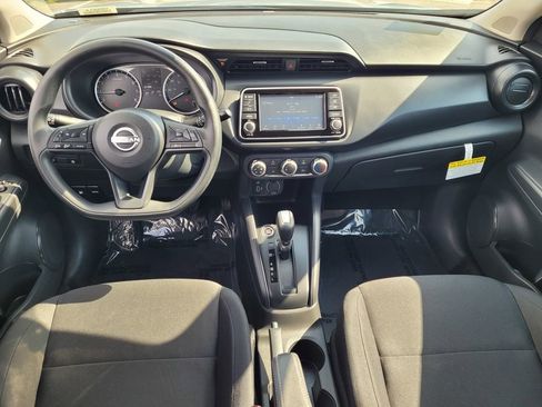 New 2025 Nissan Kicks Play S image 7
