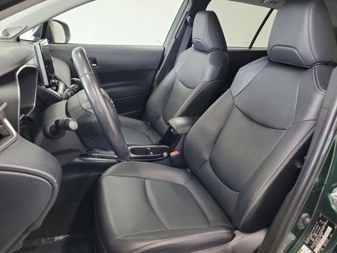 Used 2023 Toyota Corolla Cross XLE w/ Convenience Package FWD image 22