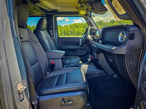 New 2026 Jeep Gladiator Sport AWD/4WD image 34