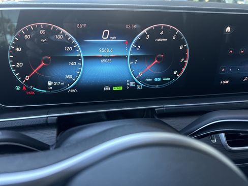 Used 2022 Mercedes-Benz GLS 450 4MATIC image 8