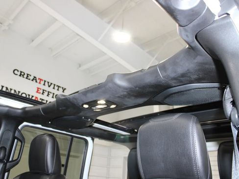 Used 2021 Jeep Wrangler Unlimited Sahara AWD/4WD image 19