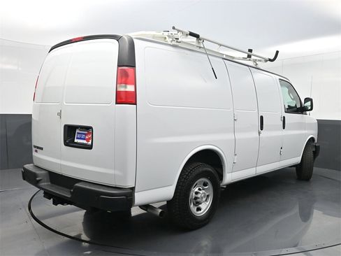Used 2022 Chevrolet Express 2500 w/ Driver Convenience Package image 19