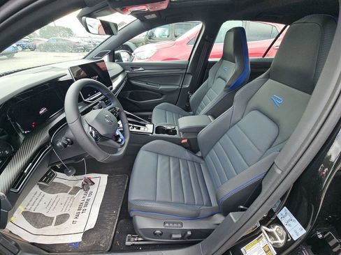 Used 2025 Volkswagen Golf R Black Edition image 4