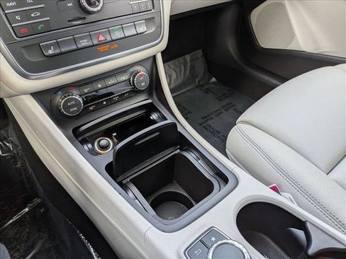 Used 2016 Mercedes-Benz GLA 250 image 12
