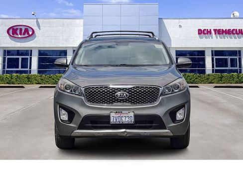 Used 2017 Kia Sorento SX image 2