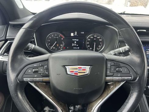 Used 2023 Cadillac XT6 Premium Luxury image 10