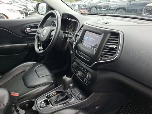 Used 2019 Jeep Cherokee Altitude image 12