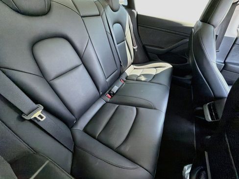 Used 2022 Tesla Model 3 Long Range AWD/4WD image 14