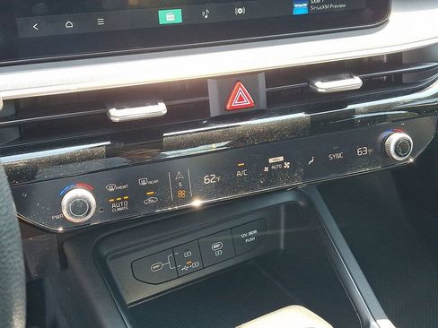 Used 2025 Kia K5 LXS FWD image 16