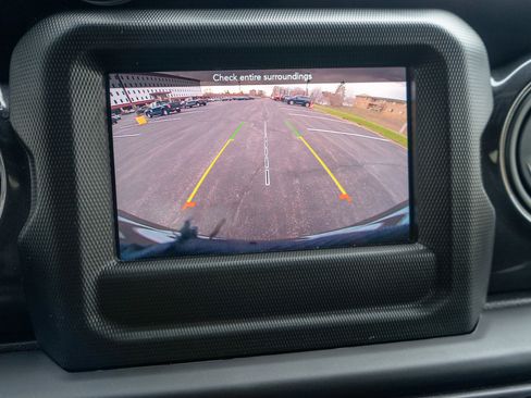 Used 2022 Jeep Wrangler Unlimited Sport image 18