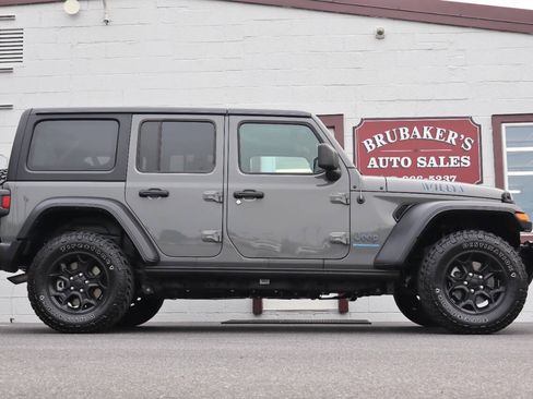 Used 2023 Jeep Wrangler Unlimited w/ Cold Weather Group AWD/4WD image 8