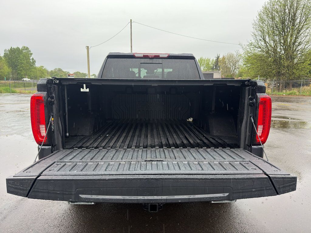 Used 2022 GMC Sierra 1500 Denali Ultimate AWD/4WD image 9