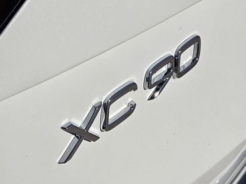 New 2026 Volvo XC90 B5 Plus image 15