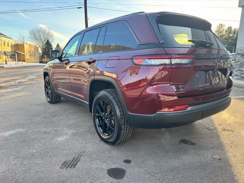 Used 2026 Jeep Grand Cherokee 4WD image 7