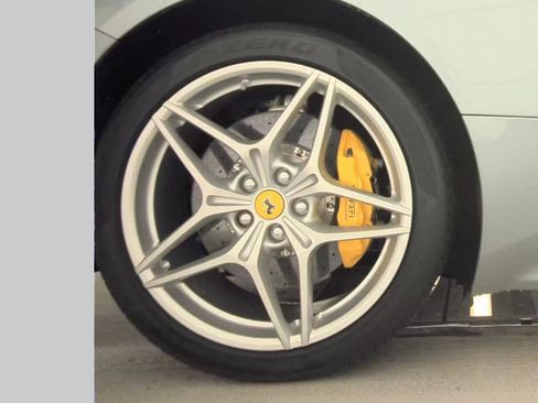 Used 2015 Ferrari California T image 20